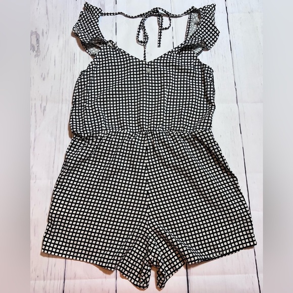 2/$20 Sale Roxy Romper - Picture 4 of 6